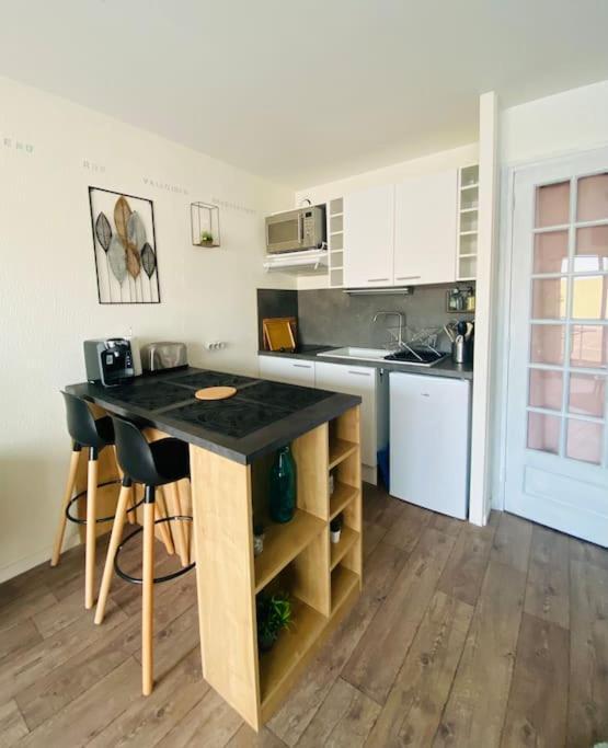 פור-מהון-פלאז' Studio Entre Mer Et Dunes Avec Balcon Vue Laterale Mer 50M Plage Pour 3 Pers Wifi Menage Compris מראה חיצוני תמונה